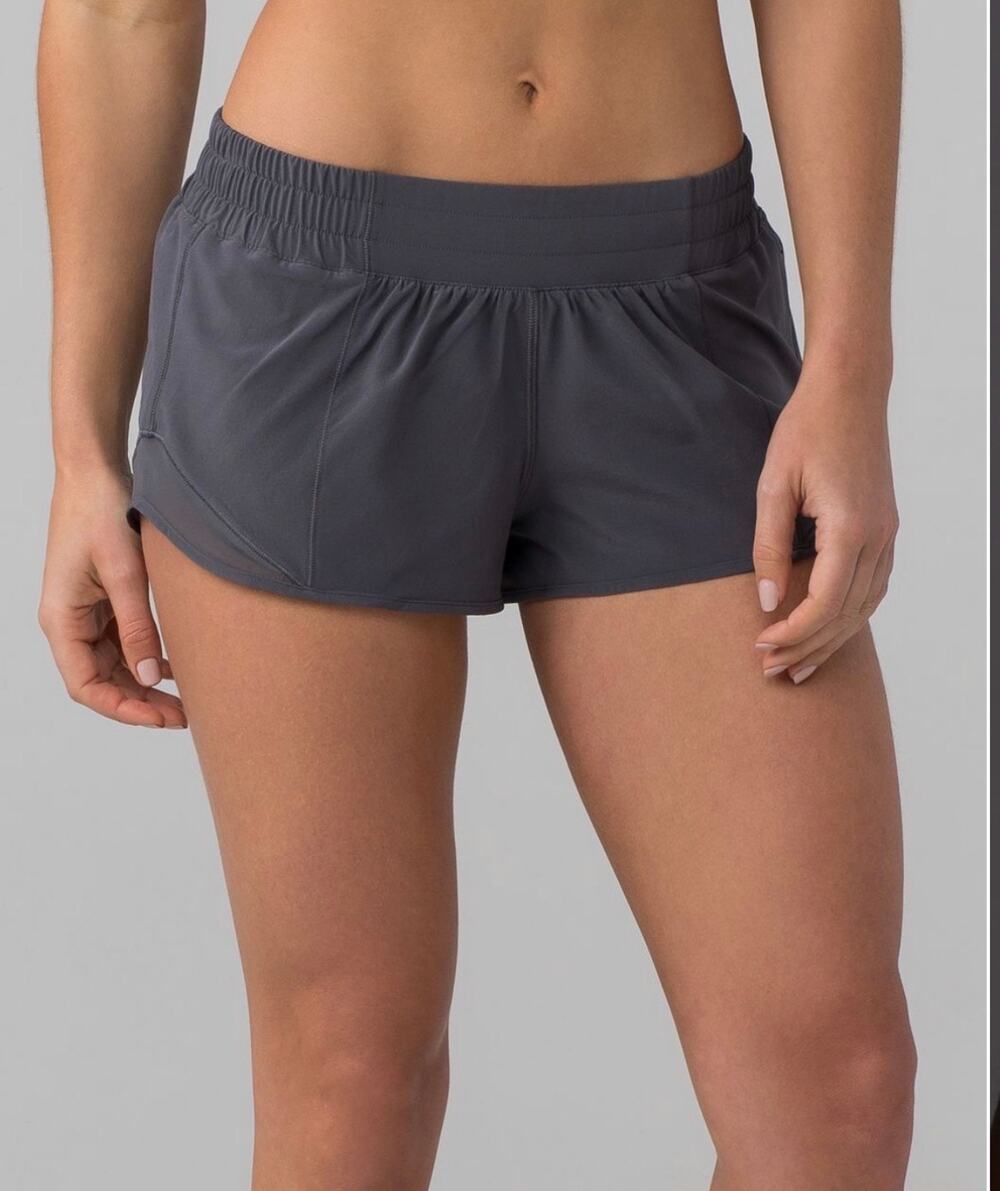 Lululemon Hotty Hot Short II 2.5" size 4